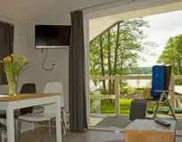 Chalet Bene Aussicht über die Terrasse auf den See